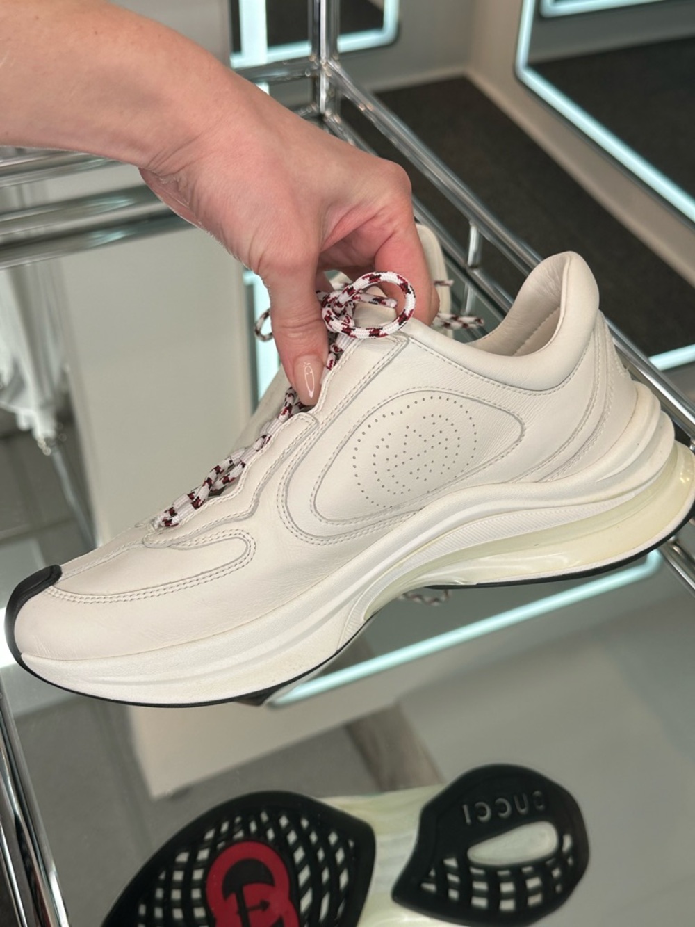 Gucci Run Sneakers - Picture 5 of 10